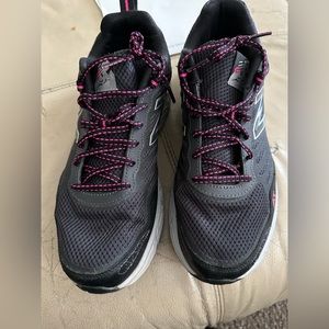 Size 12W Women’s New Balance 573v3 Trail Sneakers